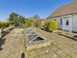 Frontage- click for photo gallery